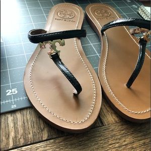 Tory Burch logo thong sandals size 7.5